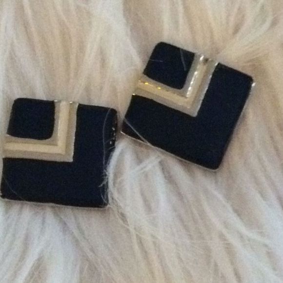 VINTAGE HIGH QUALITY 💞Bundle of 2 earrings💕 - Picture 3 of 5